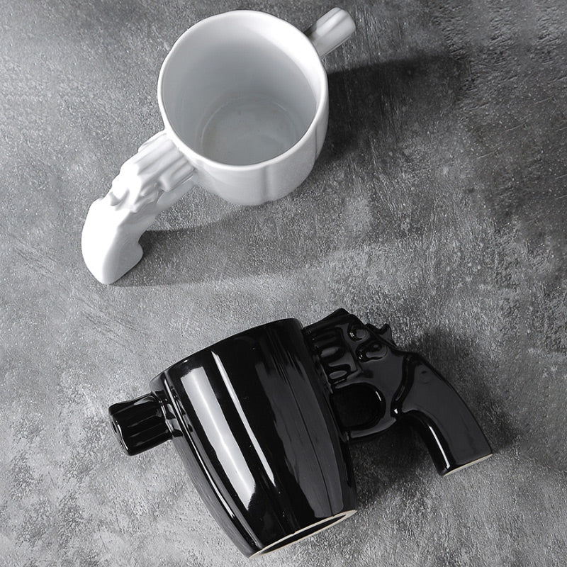 Taza de diseño con asa de pistola ultra original 