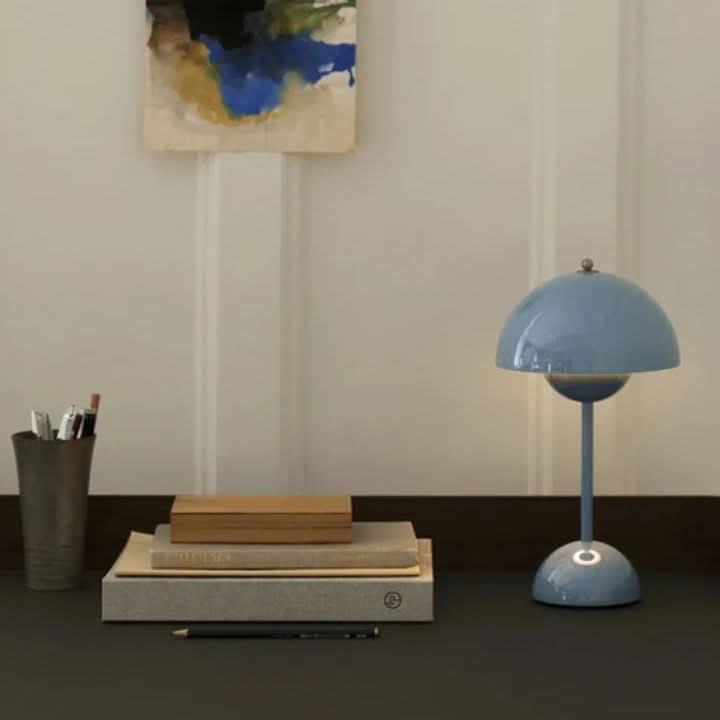 Moderne LED bordlampe, trådløs og dimbar 