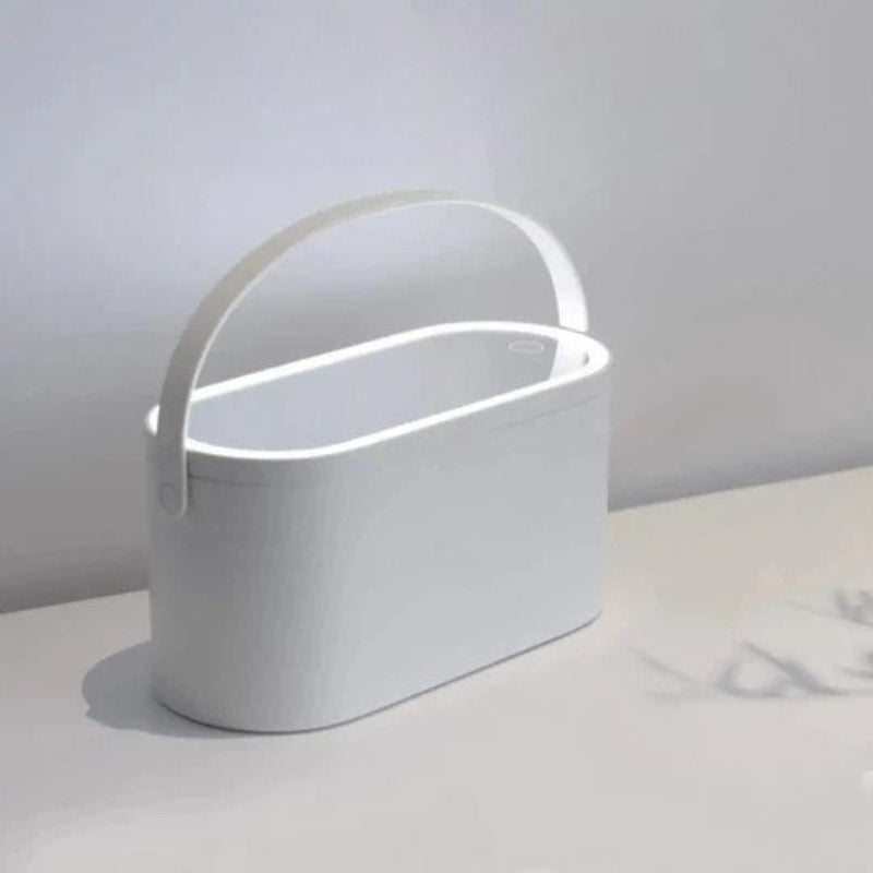 Perfekt skjønnhet med LED-speil og integrert oppbevaring 